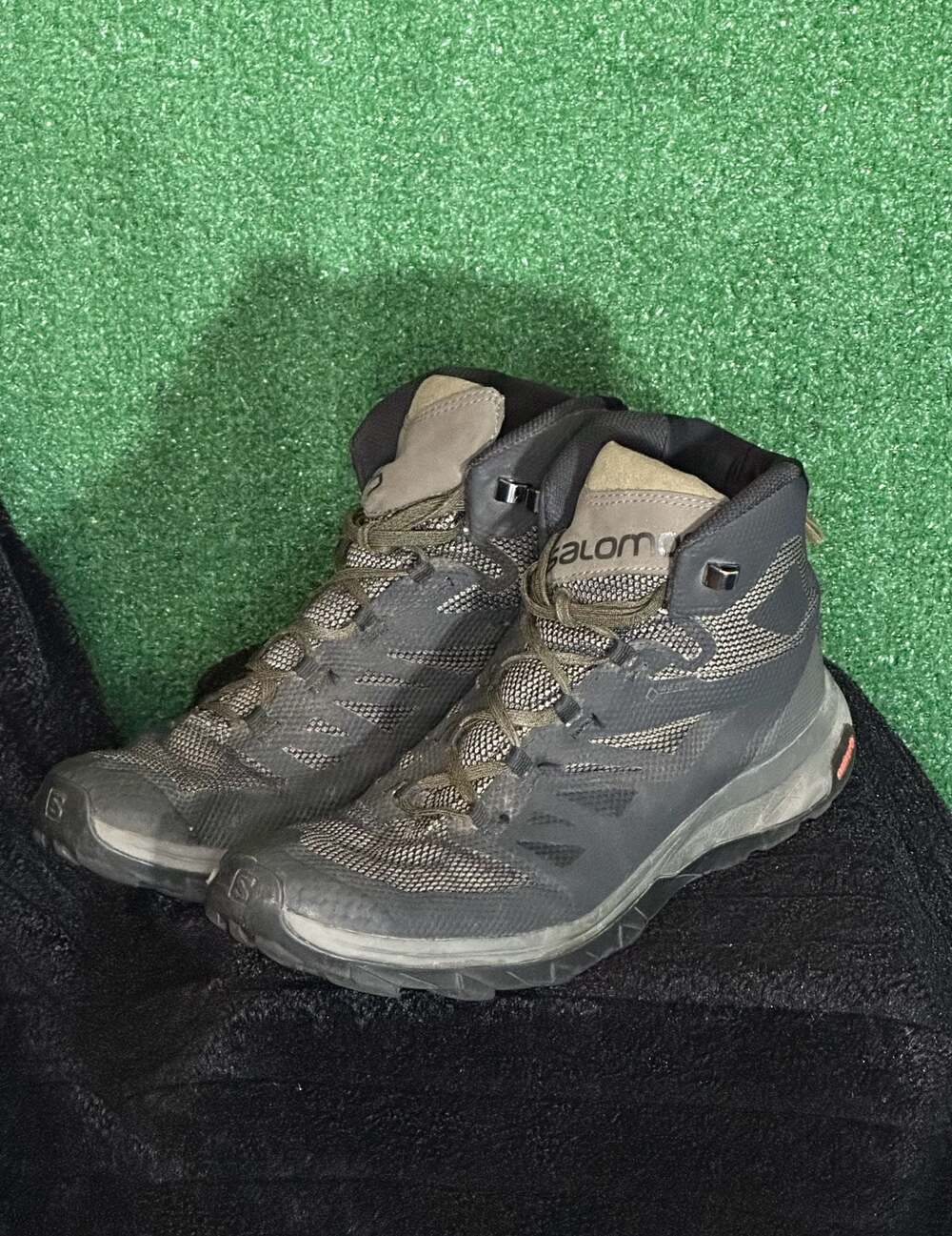Salomon Men's Outline Mid GTX Gore-Tex Hiking Boots Size 11.5